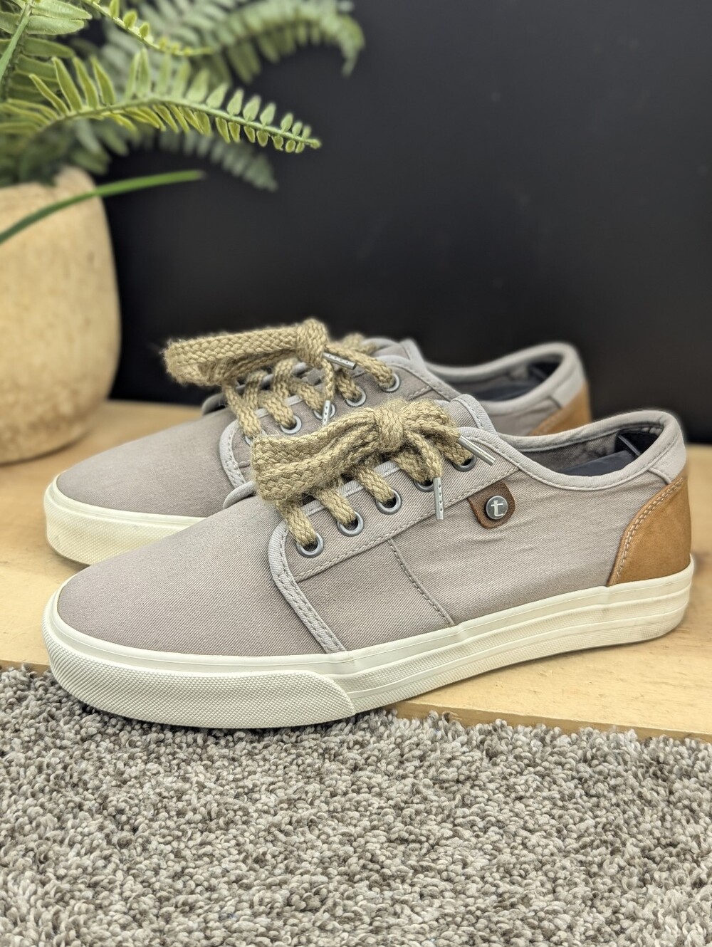 Taos Super Soul Women's Size 7.5W Lace Up Casual Sneakers Comfort Shoes